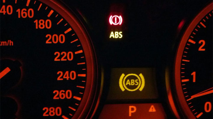 what causes ABS light to come on?