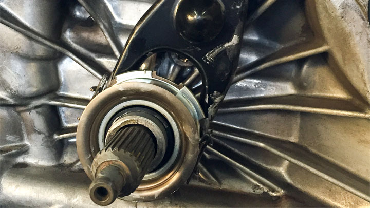 4 Symptoms of a Bad Throw-Out Bearing 