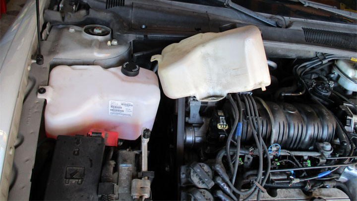 cap for water tank in car