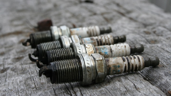 signs of bad spark plugs