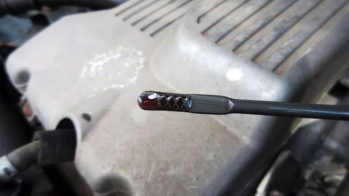 6 Symptoms of Low Transmission Fluid (Don't Ignore the Signs)