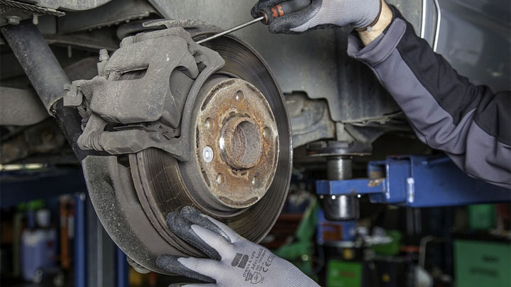 9 Causes of Grinding Noise & Vibration When Braking