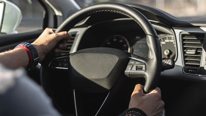 5 Causes of a Steering Wheel That’s Hard to Turn All of a Sudden