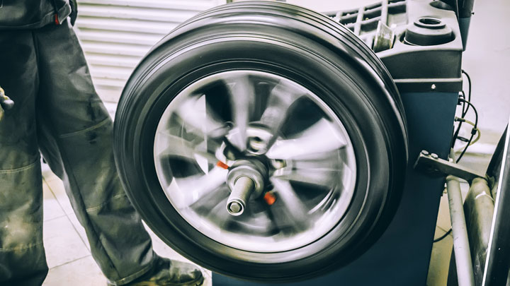 5 Symptoms of Unbalanced Tires on Your Car