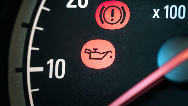 Low Oil Pressure Light Coming On (4 Common Causes)