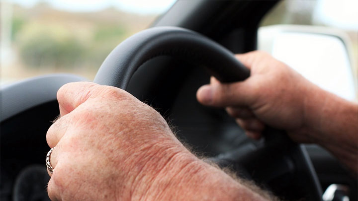 el volante tiembla