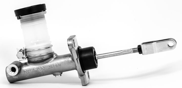 4 Symptoms of a Bad Clutch Master Cylinder (and Replacement Cost in 2023)