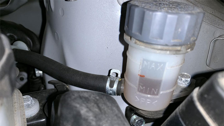 2009 hyundai sonata clutch master cylinder fluid image