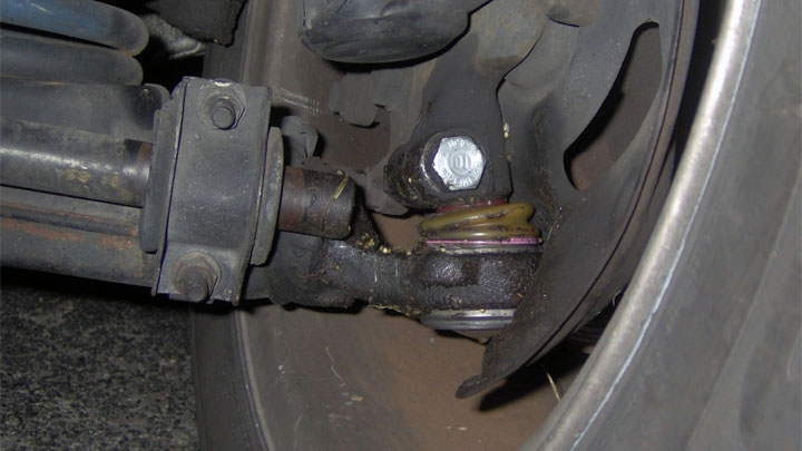 4 Symptoms of a Bad Ball Joint (and Replacement Cost)