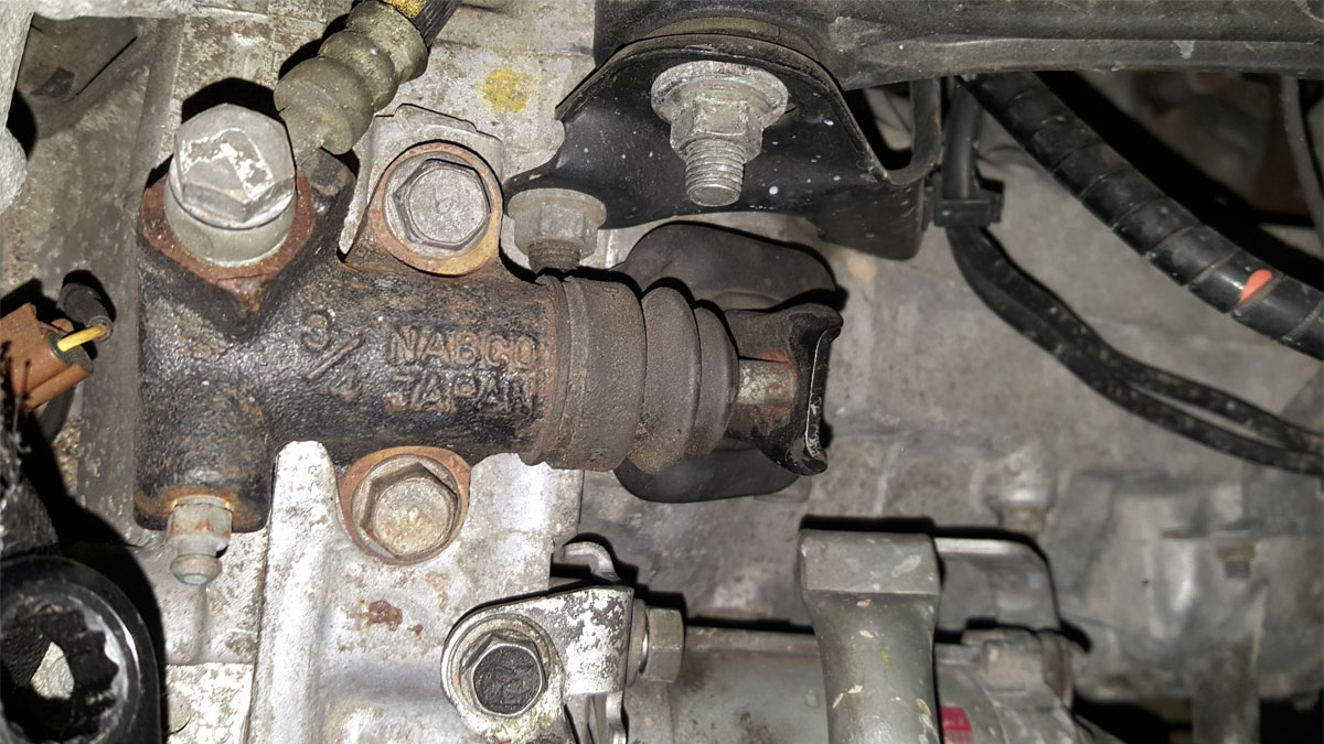 8 Symptoms of a Bad Clutch Slave Cylinder (and Replacement Cost)
