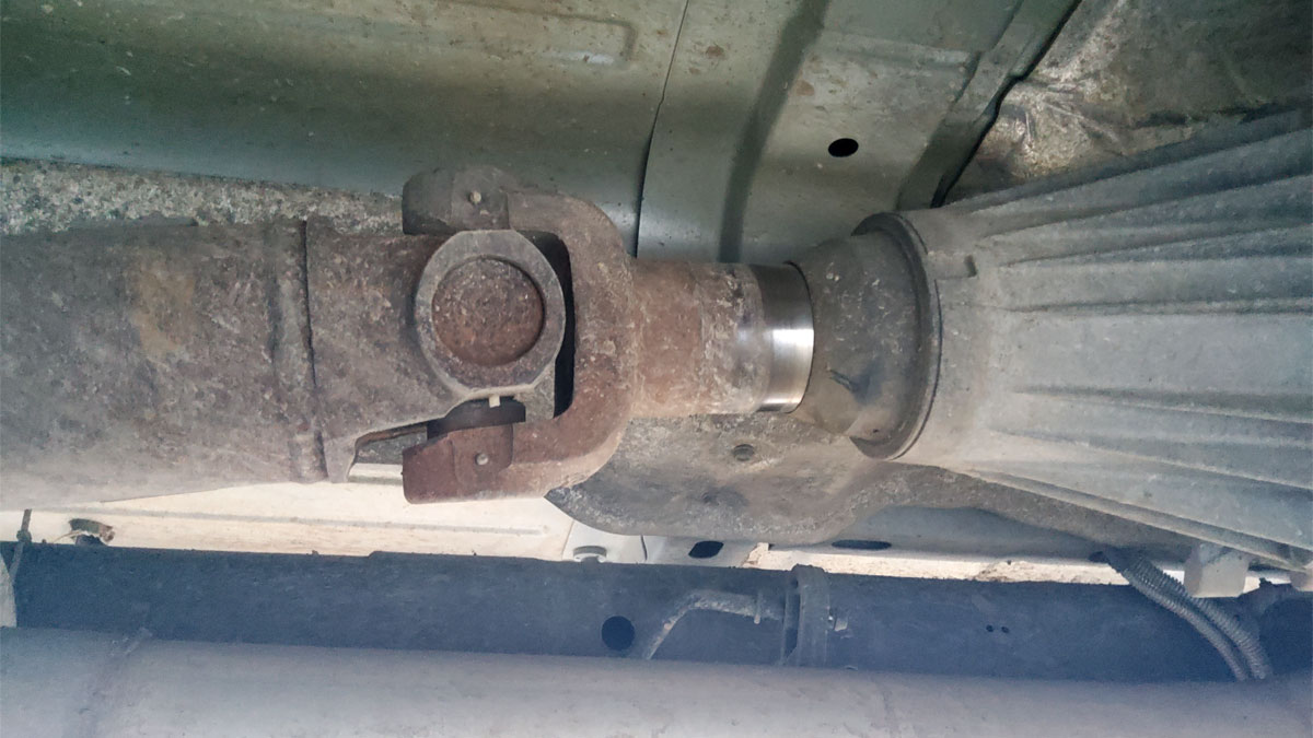 6 Symptoms of a Bad Driveshaft (and Replacement Cost)