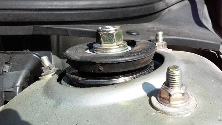 5 Symptoms of a Bad Strut Mount (and Replacement Cost)