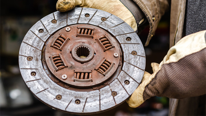 6 Symptoms of a Bad Clutch (and Replacement Cost)
