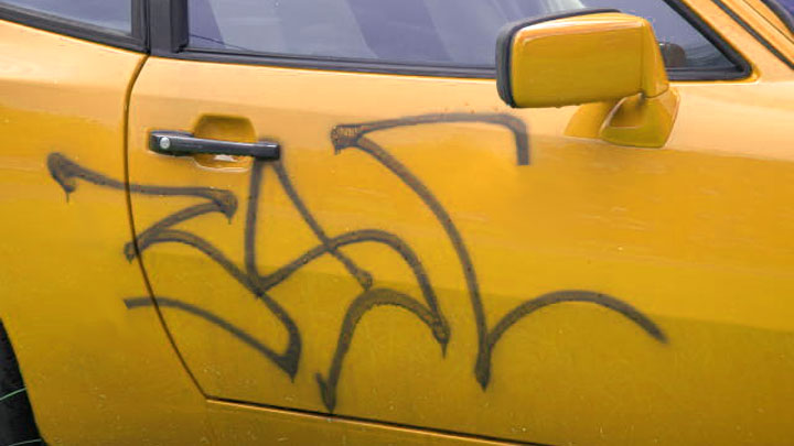 car grafitti