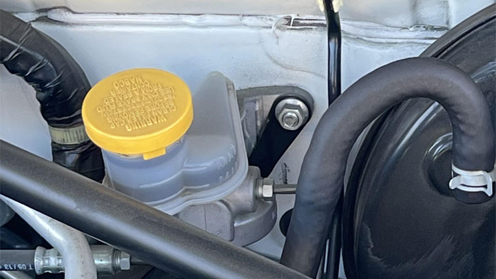 clutch fluid reservoir