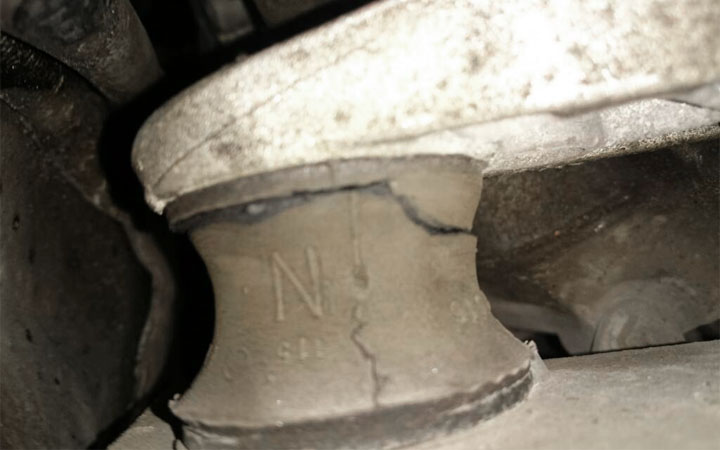 damaged transmission mount