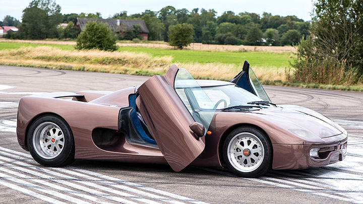 koenigsegg door hinge