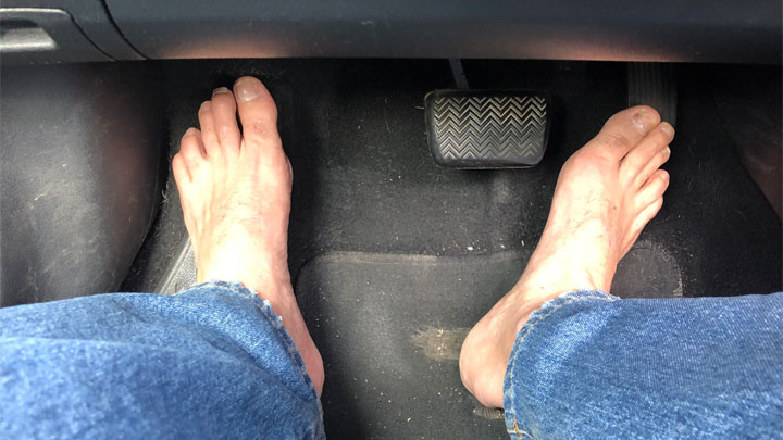 driving barefoot
