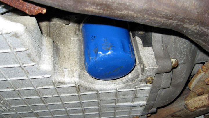 how to remove a stuck oil filter