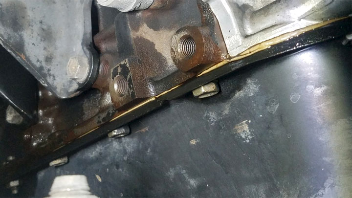 6 Symptoms Of An Oil Pan Gasket Leak And Replacement Cost In 2022