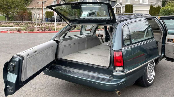 station wagon tailgate door