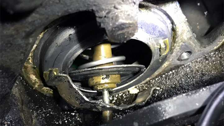 https://cartreatments.com/wp-content/uploads/symptoms-of-bad-car-thermostat.jpg