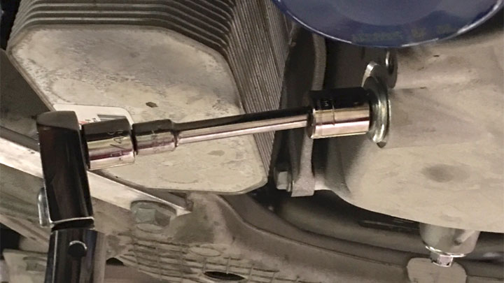 torque wrench oil drain bolt