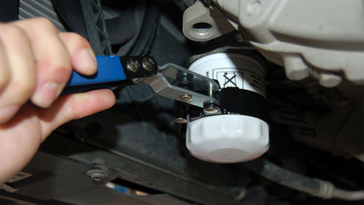 use an oil filter wrench