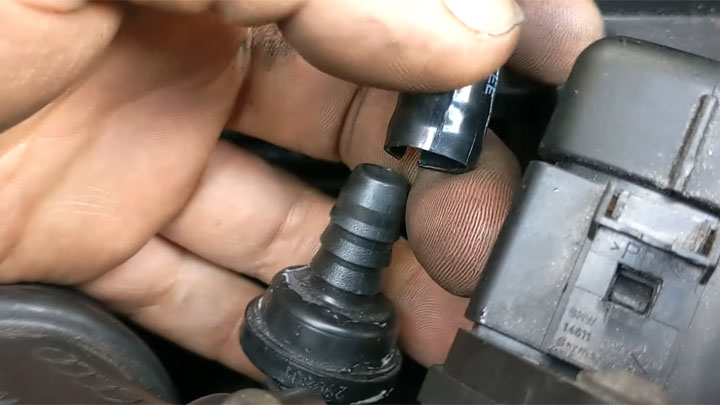 how to find vacuum leak car