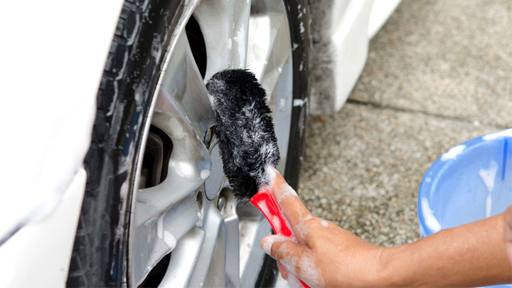 lavado de rueda de coche