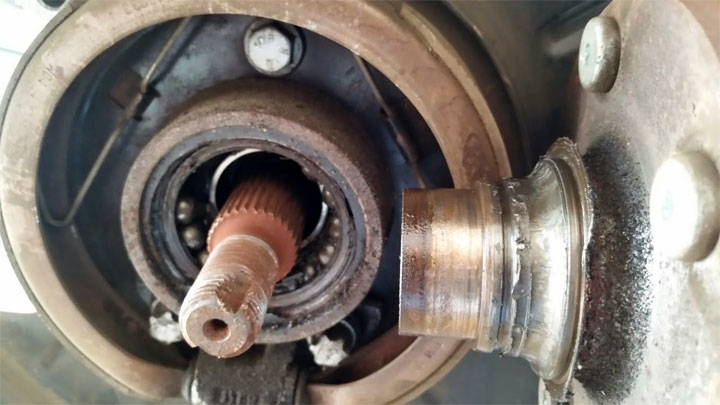Top 5 Causes of Wheel Bearing Noise (and What it Sounds Like)